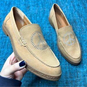 Lucky Brand Redmy Leather Loafers with Studded Peace Signs in Tan Brown